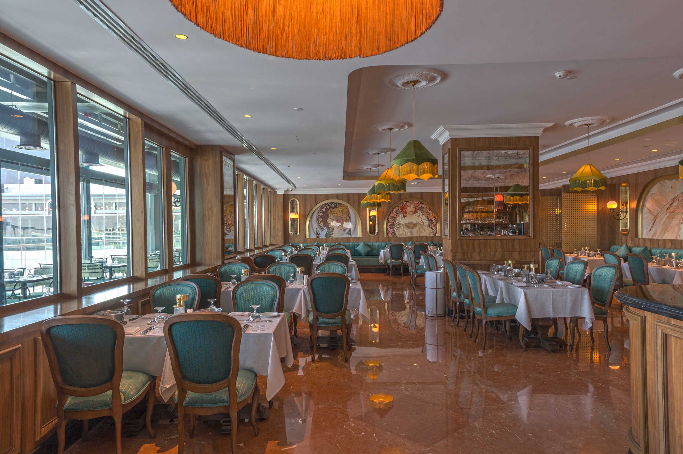 Entrecote Lumiere restaurant view